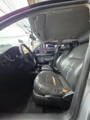VOLKSWAGEN-GOLF-2008