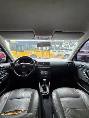 VOLKSWAGEN-GOLF-2008
