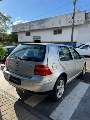 VOLKSWAGEN-GOLF-2003