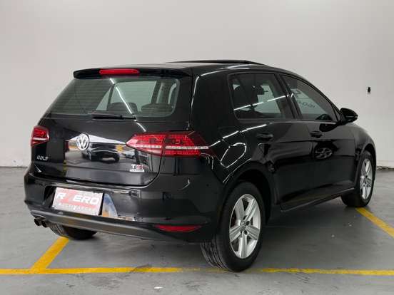 VOLKSWAGEN-GOLF-1.4 TSI HIGHLINE 16V GASOLINA 4P AUTOMÁTICO VOLKSWAGEN-GOLF-2013