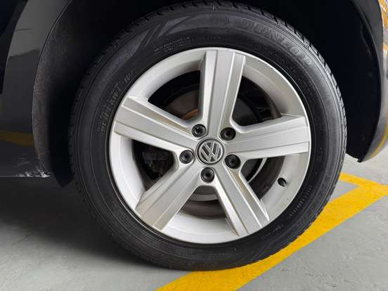 VOLKSWAGEN-GOLF-1.4 TSI HIGHLINE 16V GASOLINA 4P AUTOMÁTICO VOLKSWAGEN-GOLF-2013