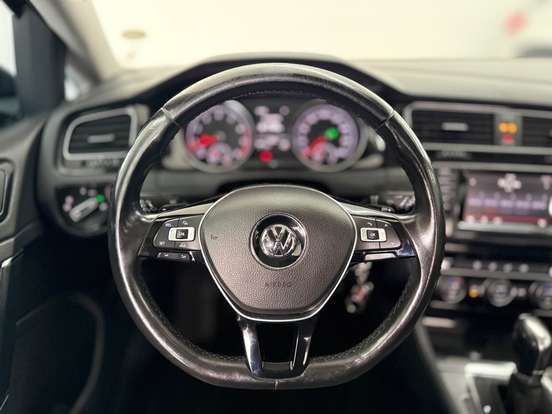 VOLKSWAGEN-GOLF-2013