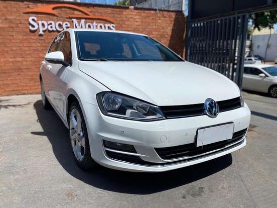 VOLKSWAGEN-GOLF-1.4 TSI HIGHLINE 16V GASOLINA 4P AUTOMÁTICO VOLKSWAGEN-GOLF-2014