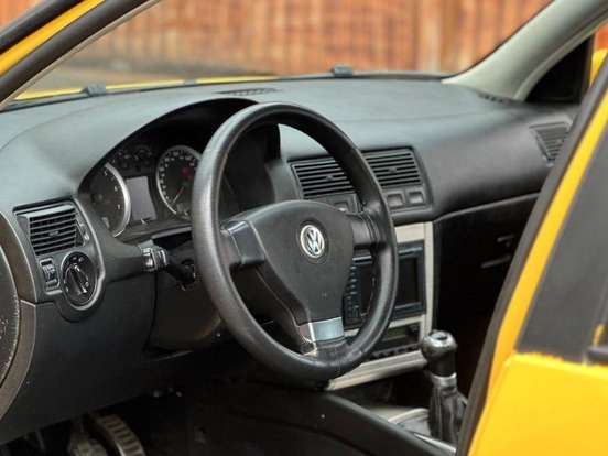 VOLKSWAGEN-GOLF-1.6 MI 8V FLEX 4P MANUAL VOLKSWAGEN-GOLF-2009
