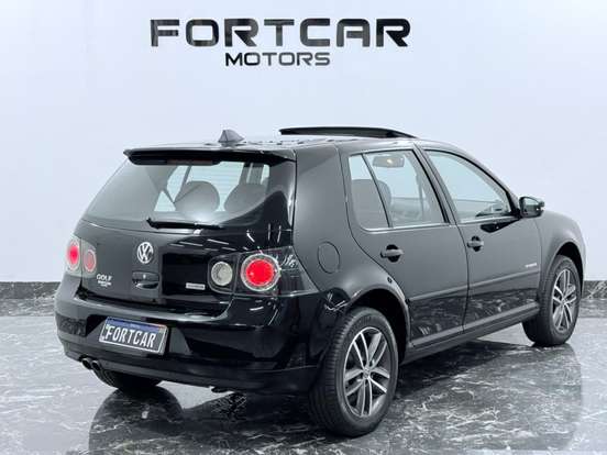 VOLKSWAGEN-GOLF-2012