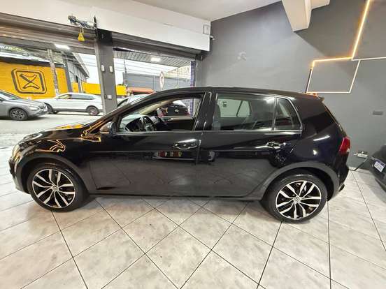 VOLKSWAGEN-GOLF-2015