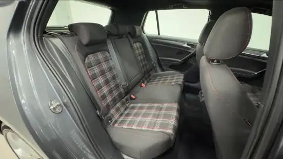 VOLKSWAGEN-GOLF-2019