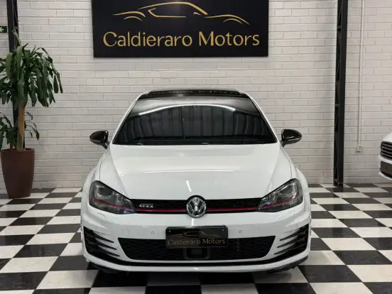 VOLKSWAGEN-GOLF-2015