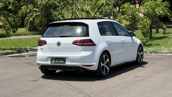 VOLKSWAGEN-GOLF-2017