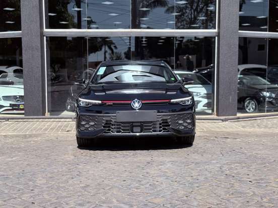 VOLKSWAGEN-GOLF-2026