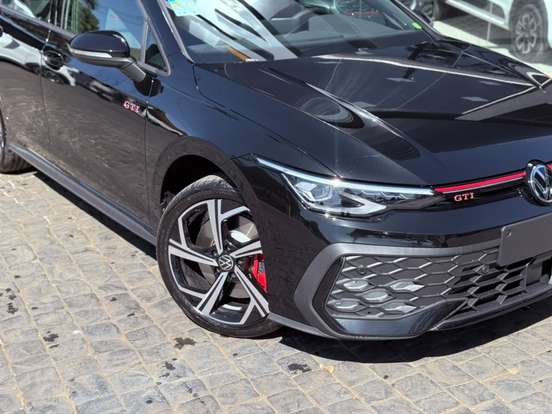 VOLKSWAGEN-GOLF-2026