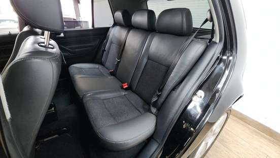 VOLKSWAGEN-GOLF-2010