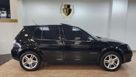 VOLKSWAGEN-GOLF-2010