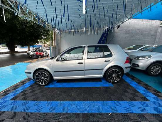 VOLKSWAGEN-GOLF-2000