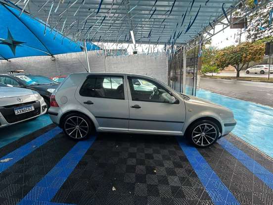 VOLKSWAGEN-GOLF-2000