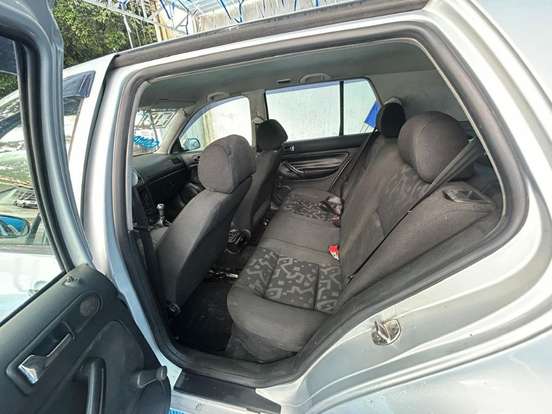 VOLKSWAGEN-GOLF-2.0 MI COMFORTLINE 8V GASOLINA 4P MANUAL VOLKSWAGEN-GOLF-2000