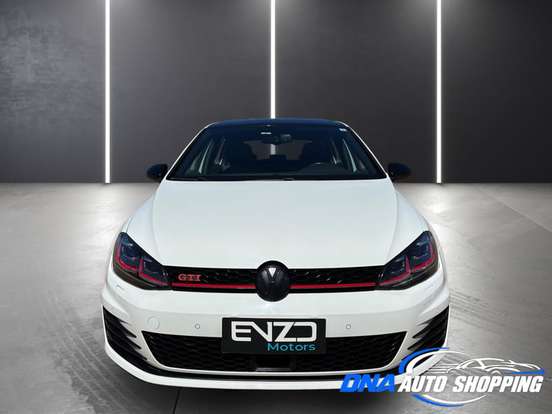 VOLKSWAGEN-GOLF-2014