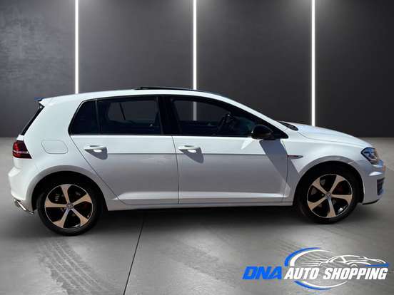VOLKSWAGEN-GOLF-2014