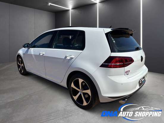 VOLKSWAGEN-GOLF-2.0 TSI GTI 16V TURBO GASOLINA 4P AUTOMÁTICO VOLKSWAGEN-GOLF-2014