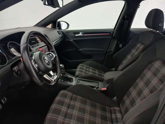 VOLKSWAGEN-GOLF-2.0 TSI GTI 16V TURBO GASOLINA 4P AUTOMÁTICO VOLKSWAGEN-GOLF-2013
