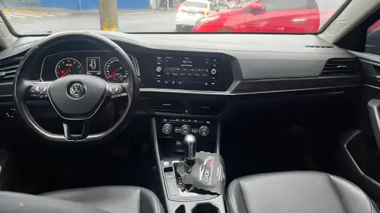 VOLKSWAGEN-JETTA-2018