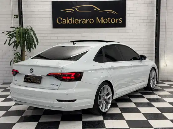 VOLKSWAGEN-JETTA-2018