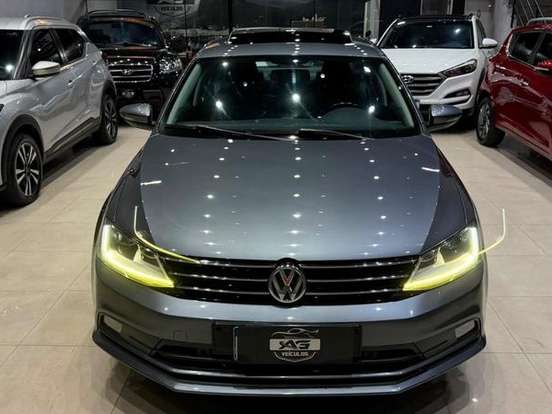 VOLKSWAGEN-JETTA-1.4 16V TSI COMFORTLINE GASOLINA 4P TIPTRONIC VOLKSWAGEN-JETTA-2017