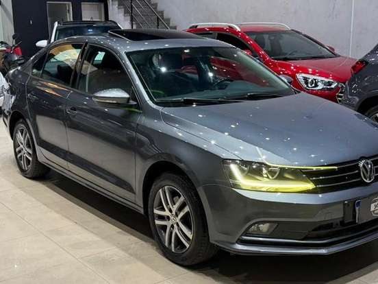 VOLKSWAGEN-JETTA-1.4 16V TSI COMFORTLINE GASOLINA 4P TIPTRONIC VOLKSWAGEN-JETTA-2017