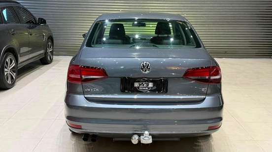 VOLKSWAGEN-JETTA-2017