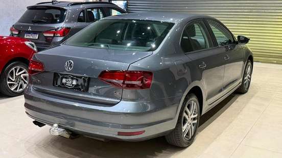 VOLKSWAGEN-JETTA-2017