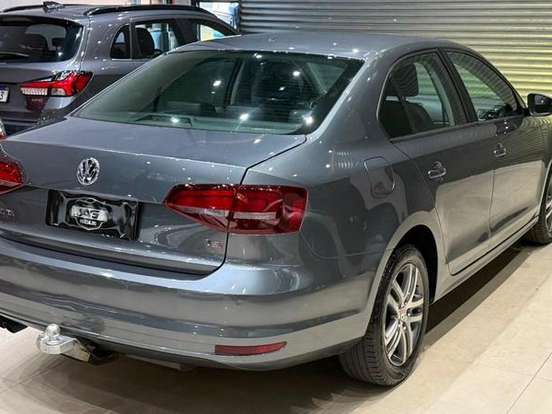 VOLKSWAGEN-JETTA-1.4 16V TSI COMFORTLINE GASOLINA 4P TIPTRONIC VOLKSWAGEN-JETTA-2017