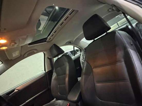VOLKSWAGEN-JETTA-1.4 16V TSI COMFORTLINE GASOLINA 4P TIPTRONIC VOLKSWAGEN-JETTA-2017