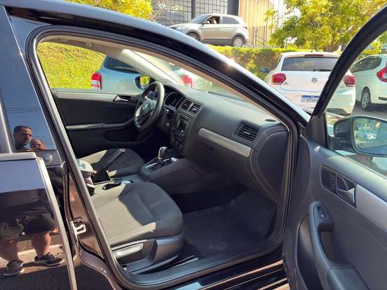 VOLKSWAGEN-JETTA-2016