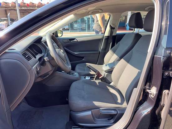 VOLKSWAGEN-JETTA-2016