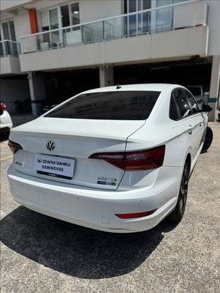 VOLKSWAGEN-JETTA-2018