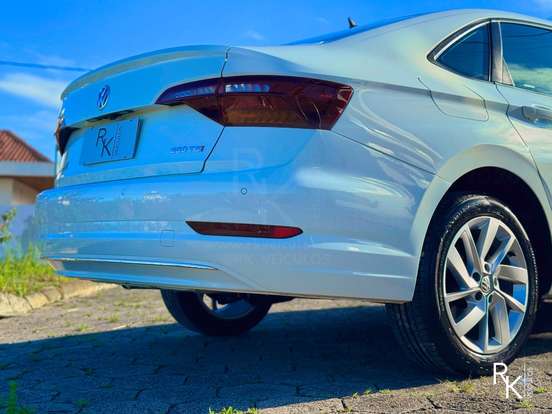 VOLKSWAGEN-JETTA-2018