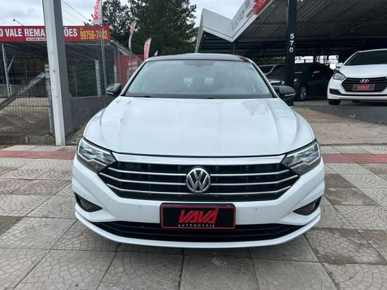 VOLKSWAGEN-JETTA-2018