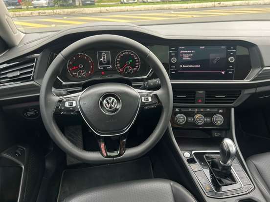 VOLKSWAGEN-JETTA-1.4 250 TSI TOTAL FLEX COMFORTLINE TIPTRONIC VOLKSWAGEN-JETTA-2018