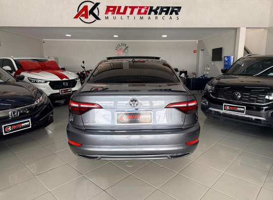 VOLKSWAGEN-JETTA-2019