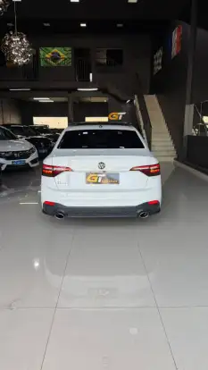VOLKSWAGEN-JETTA-2023