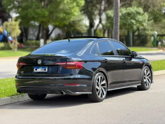 VOLKSWAGEN-JETTA-2021