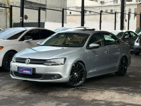 VOLKSWAGEN-JETTA-2.0 TSI HIGHLINE 200CV GASOLINA 4P TIPTRONIC VOLKSWAGEN-JETTA-2013
