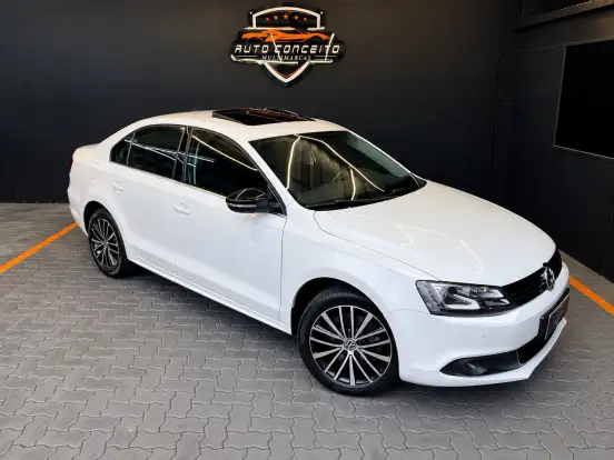 VOLKSWAGEN-JETTA-2.0 TSI HIGHLINE 211CV GASOLINA 4P TIPTRONIC VOLKSWAGEN-JETTA-2012