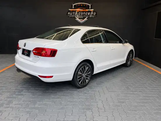 VOLKSWAGEN-JETTA-2.0 TSI HIGHLINE 211CV GASOLINA 4P TIPTRONIC VOLKSWAGEN-JETTA-2012