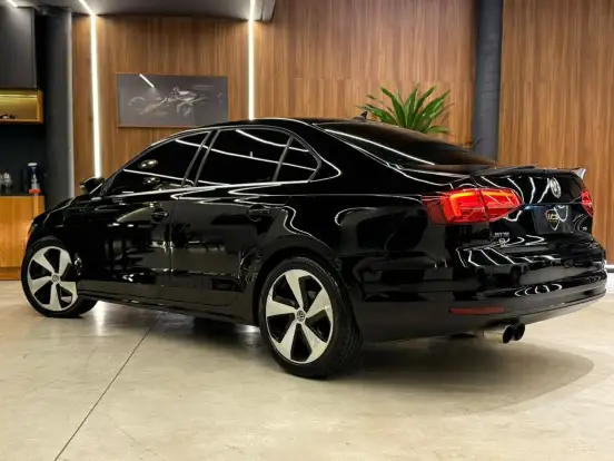 VOLKSWAGEN-JETTA-2017