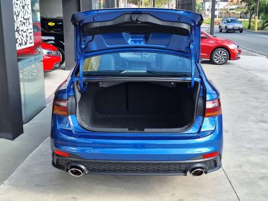VOLKSWAGEN-JETTA-2023