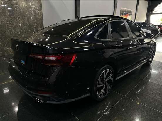 VOLKSWAGEN-JETTA-2024