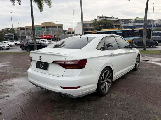 VOLKSWAGEN-JETTA-2019
