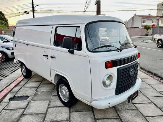 VOLKSWAGEN-KOMBI-2013