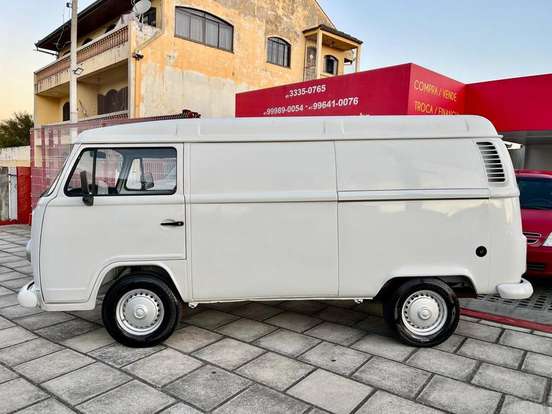 VOLKSWAGEN-KOMBI-1.4 MI FURGÃO 8V FLEX 3P MANUAL VOLKSWAGEN-KOMBI-2013